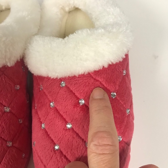 NWT AVON RHINESTONE DK PINK SLIPPERS SIZE S (5-6) - Picture 7 of 8